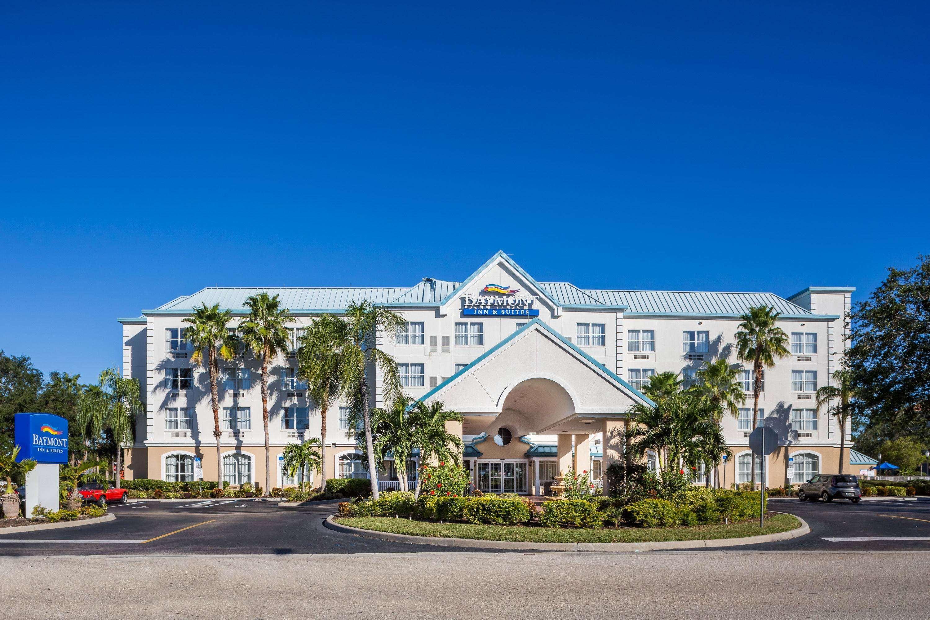 Baymont By Wyndham Fort Myers Airport Hotel Bagian luar foto