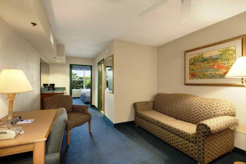 Baymont By Wyndham Fort Myers Airport Hotel Bagian luar foto